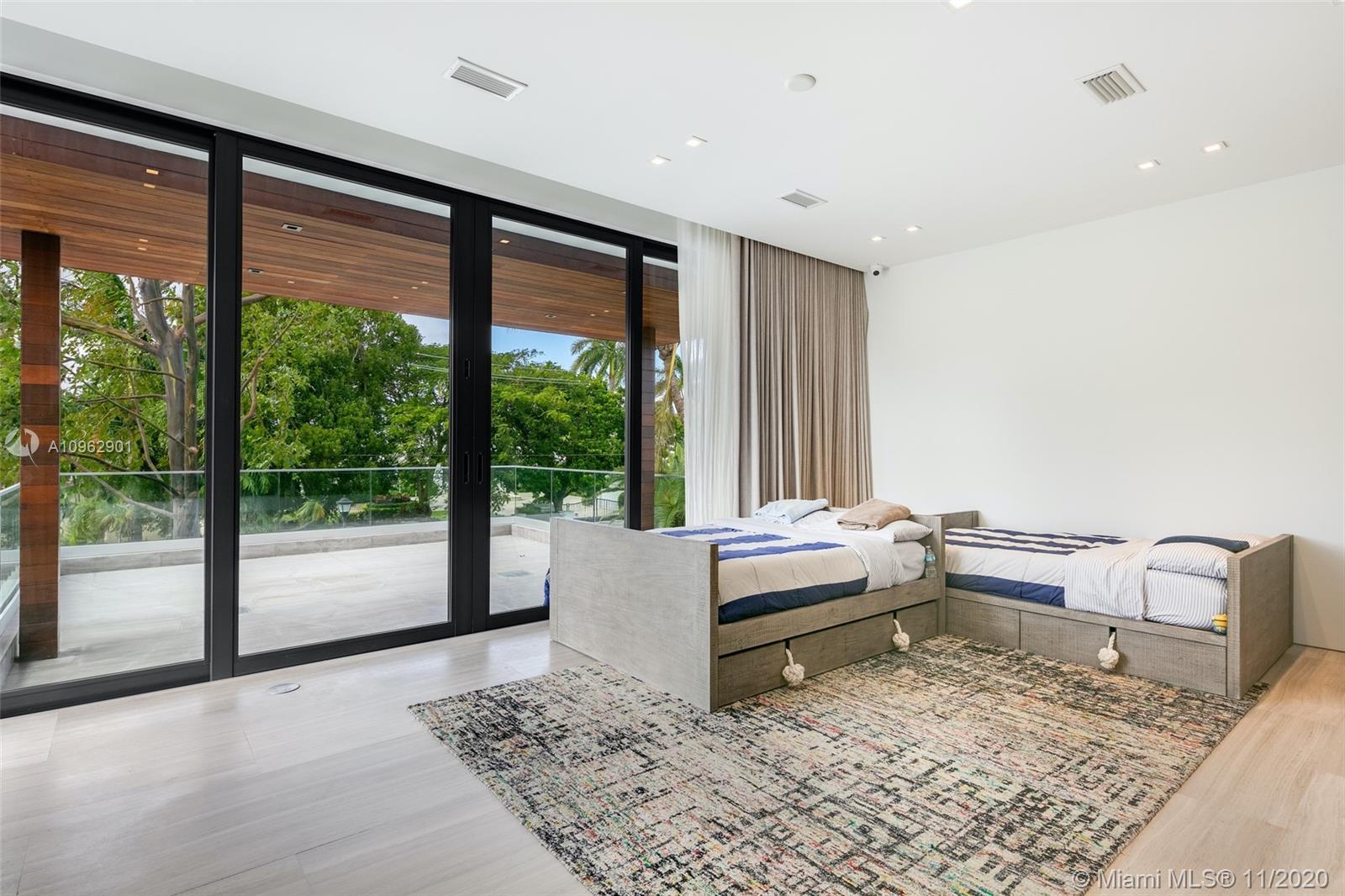 LA GORCE GOLF SUB - Residential