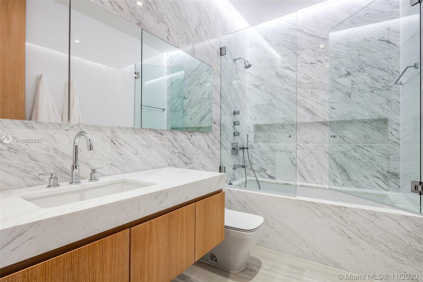 LA GORCE GOLF SUB - Residential