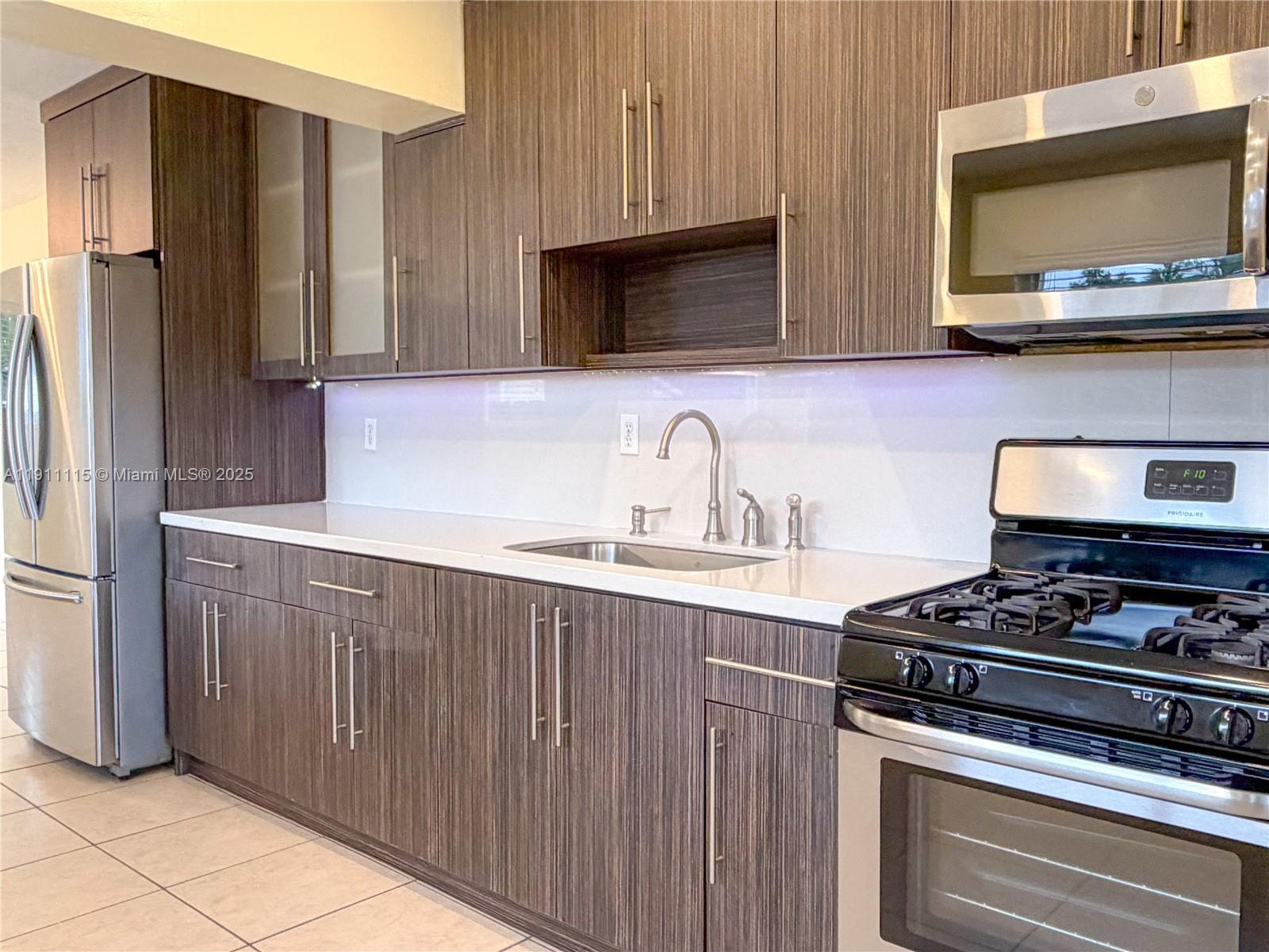 THE TROPICS AMD - Residential