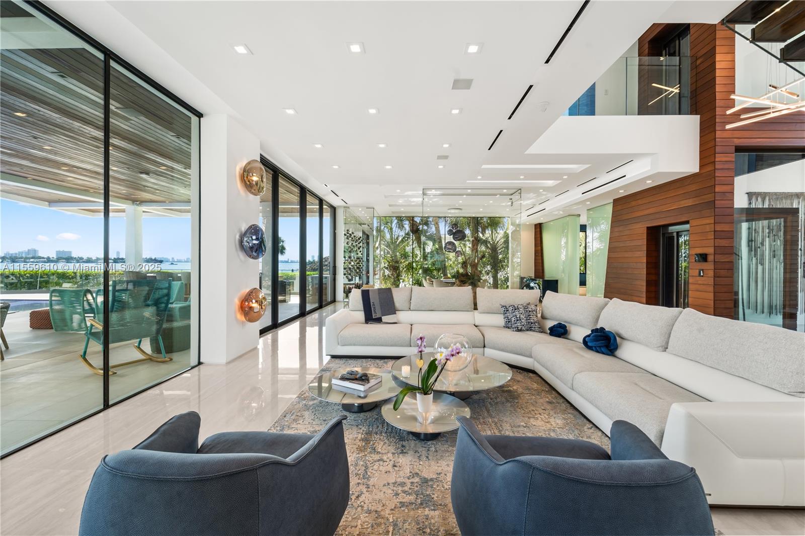 BELLE MEADE ISLAND - Residential