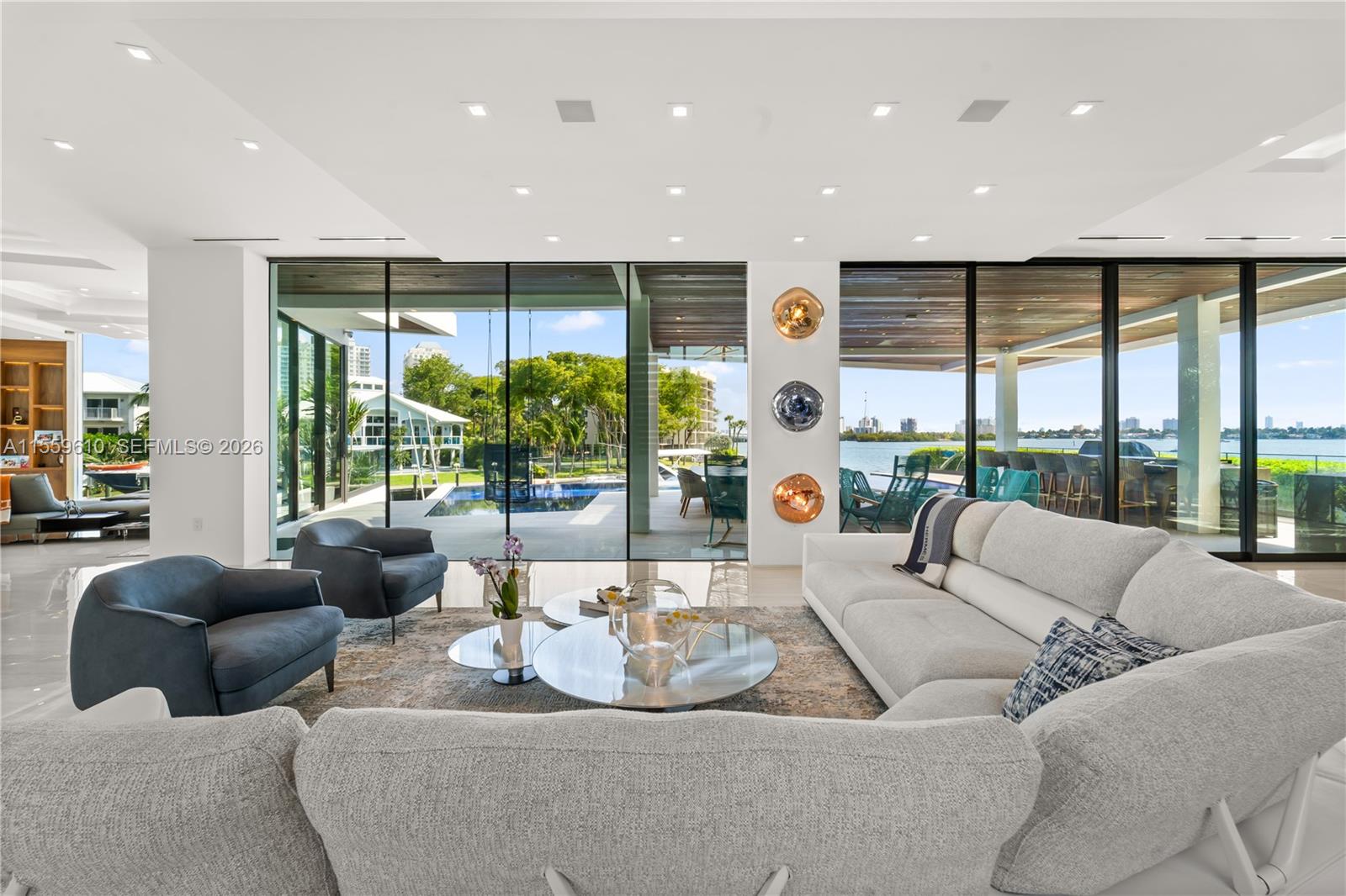 BELLE MEADE ISLAND - Residential