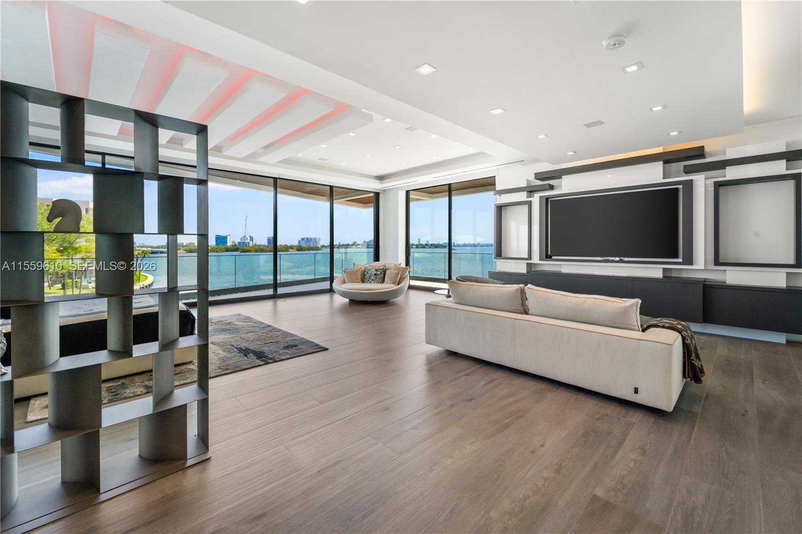 BELLE MEADE ISLAND - Residential