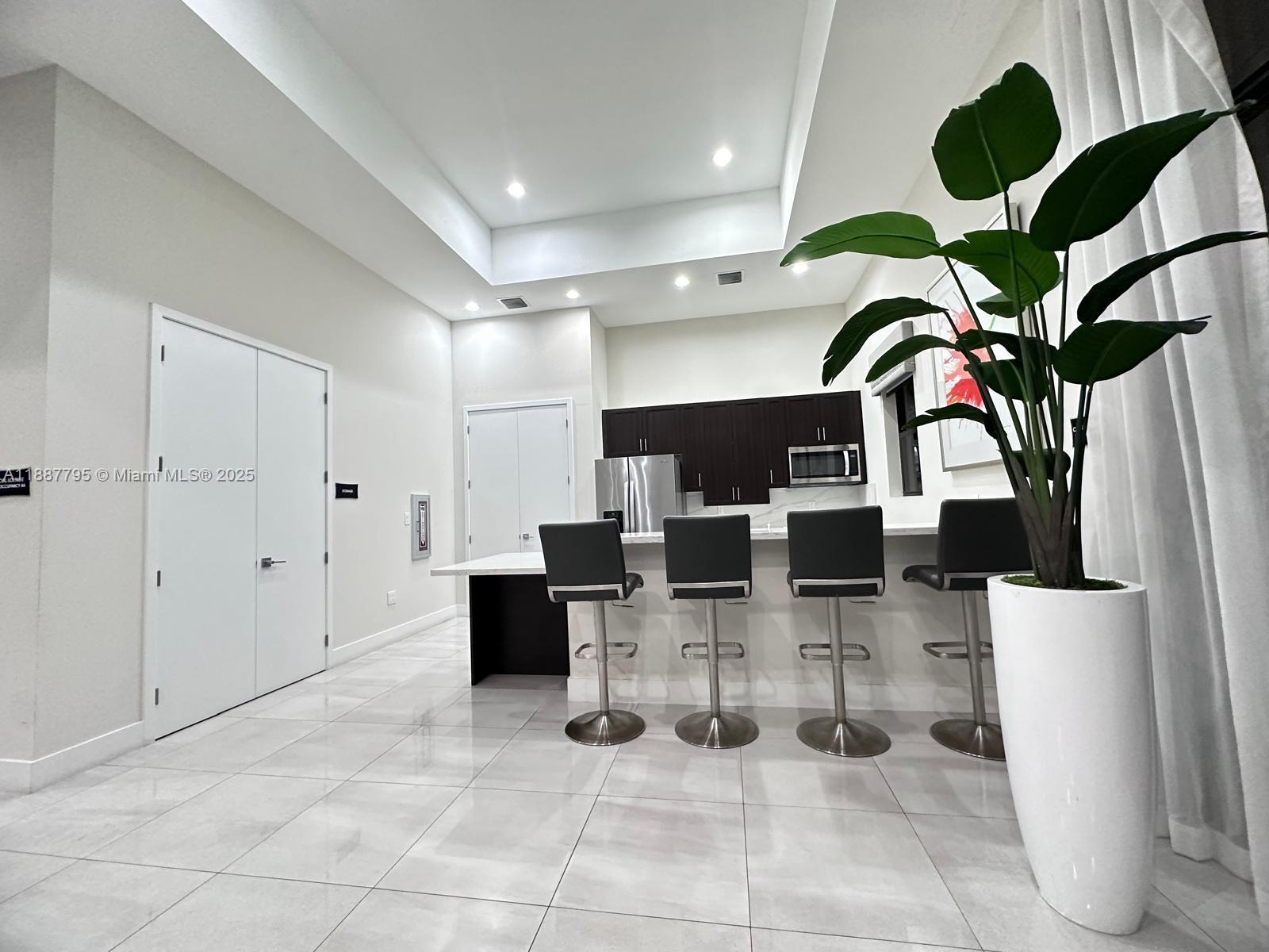 VIA VENTURA NEIGHBORHOOD - Residential Lease