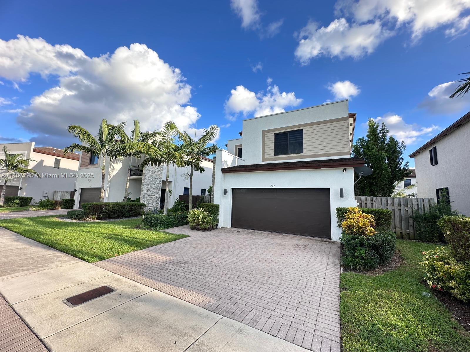 VIA VENTURA NEIGHBORHOOD - Residential Lease