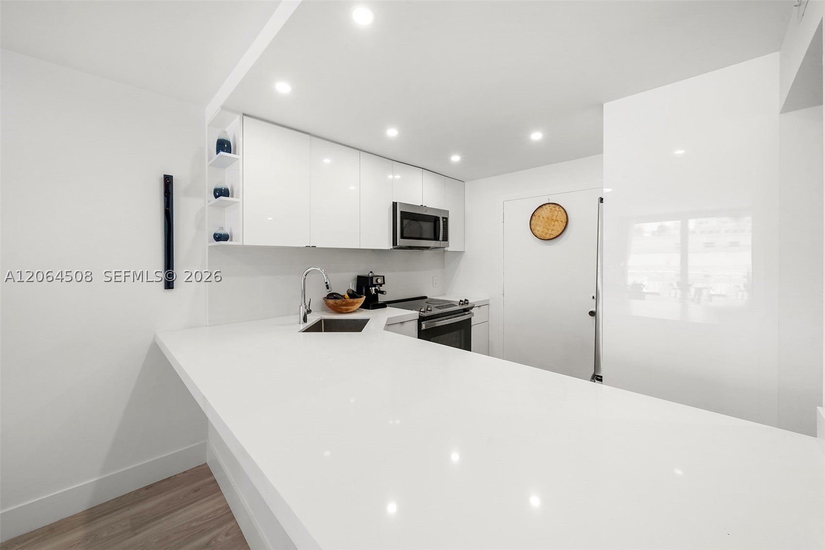 345 Ocean Dr 610