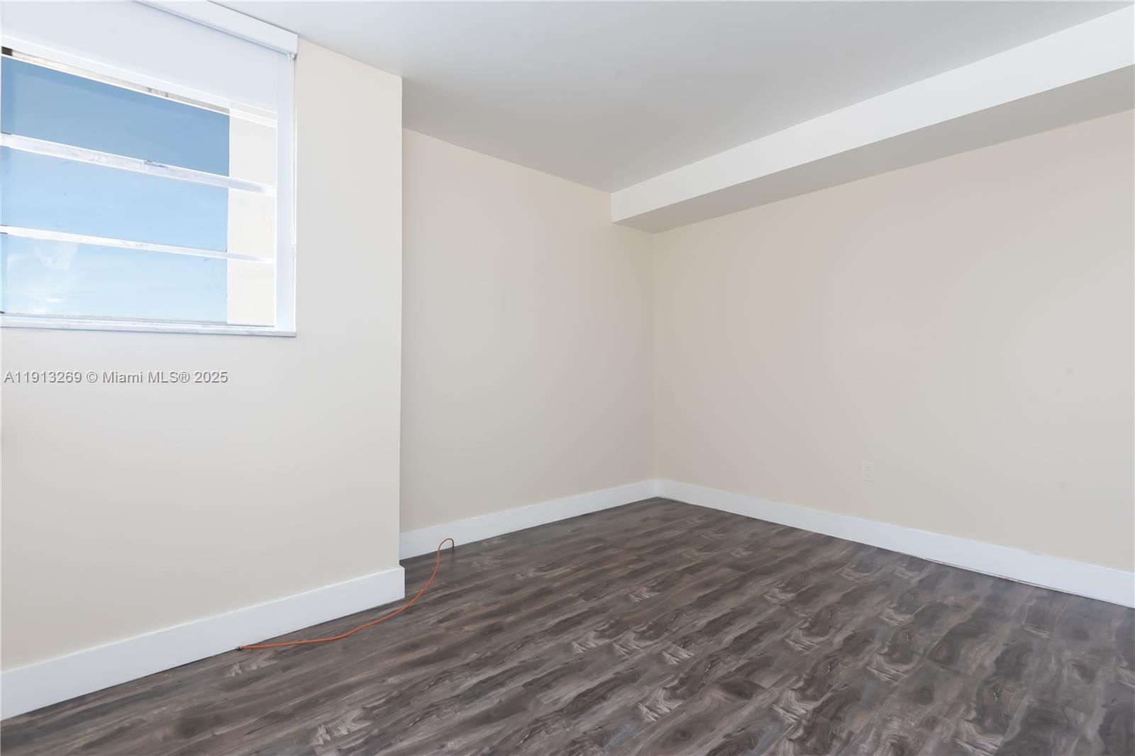 LE JEUNE HOUSE CONDO - Residential