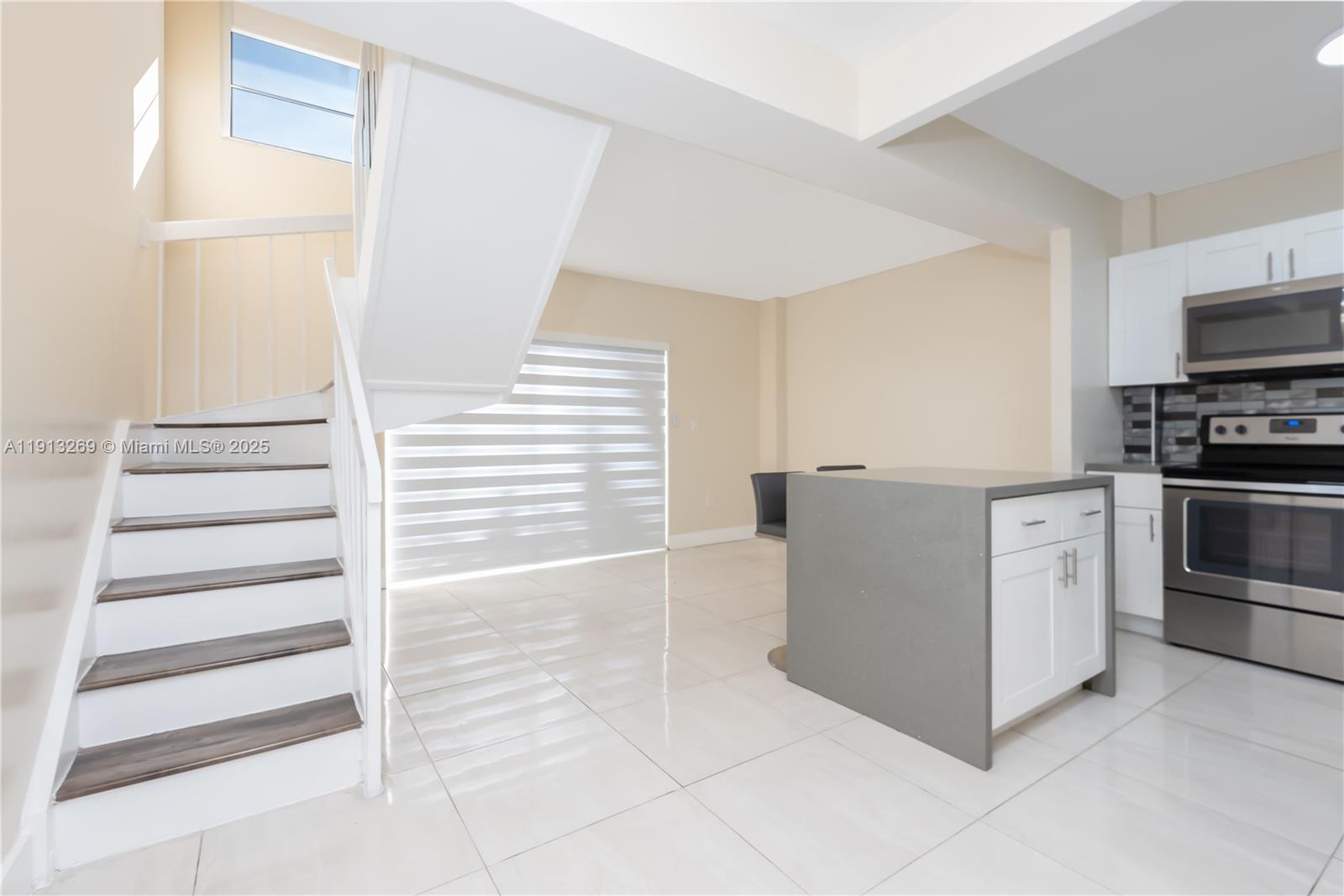 LE JEUNE HOUSE CONDO - Residential