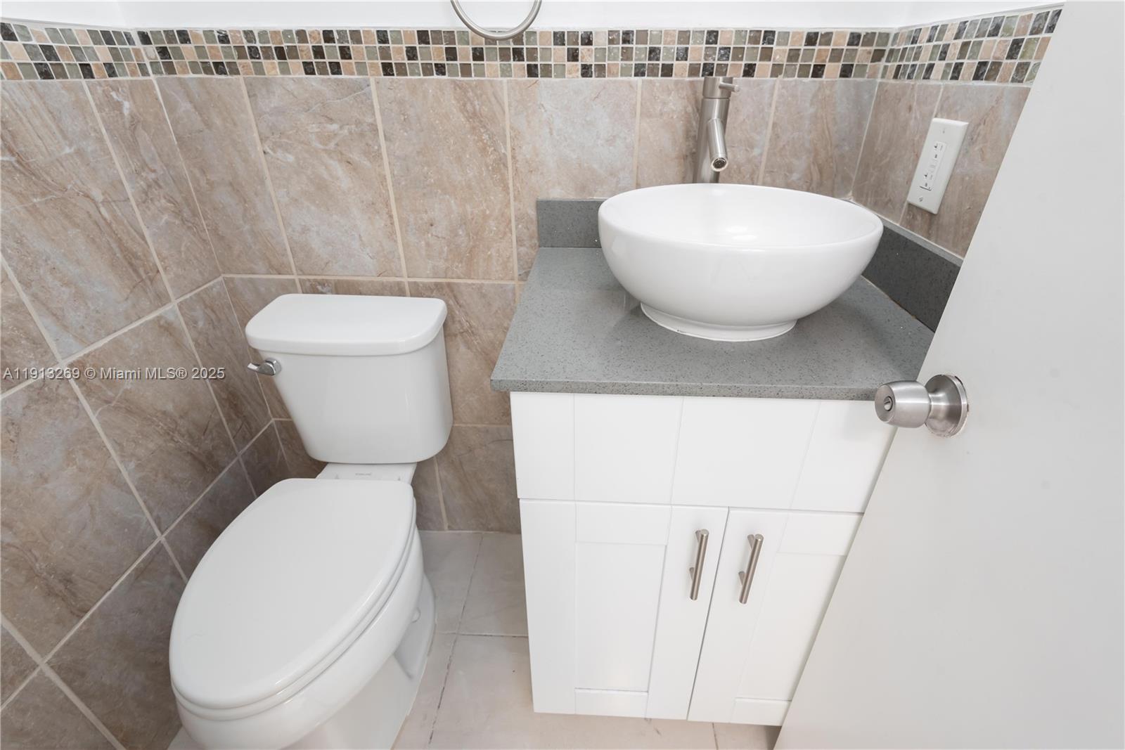 LE JEUNE HOUSE CONDO - Residential