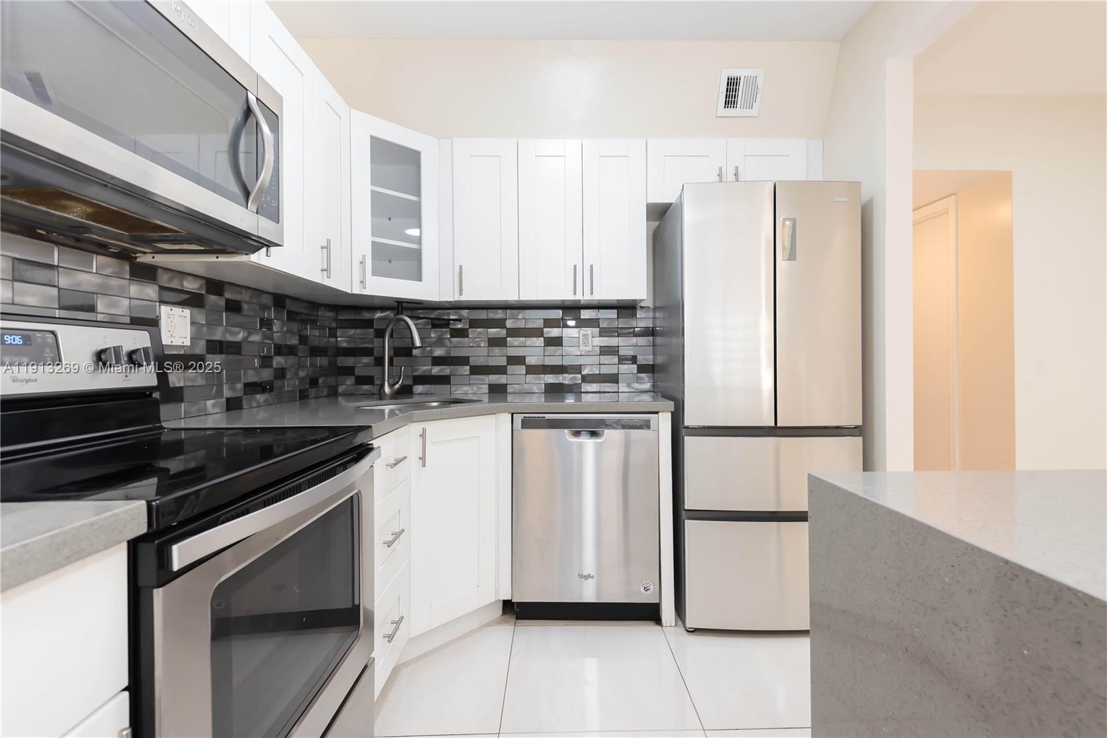 LE JEUNE HOUSE CONDO - Residential