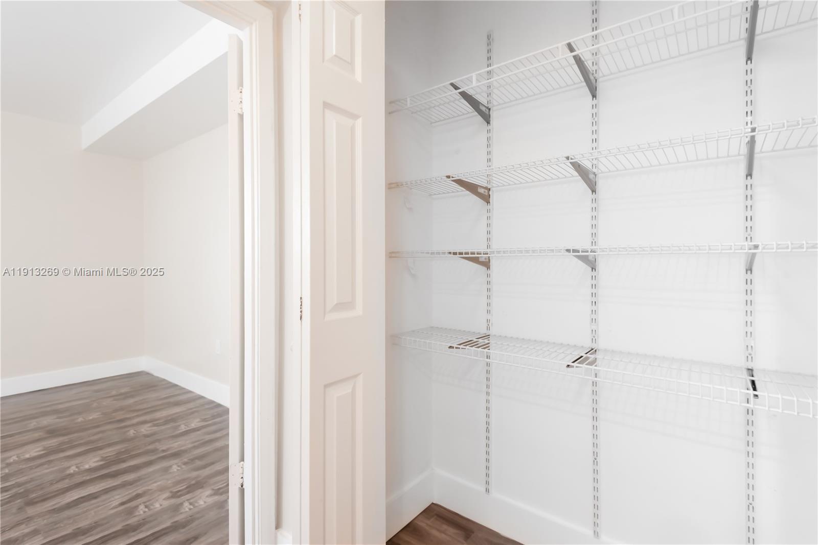 LE JEUNE HOUSE CONDO - Residential