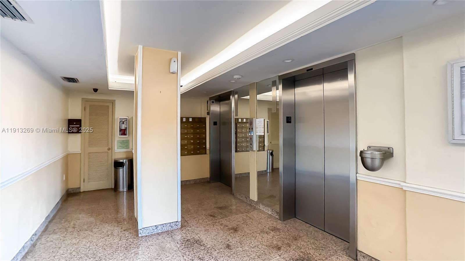 LE JEUNE HOUSE CONDO - Residential