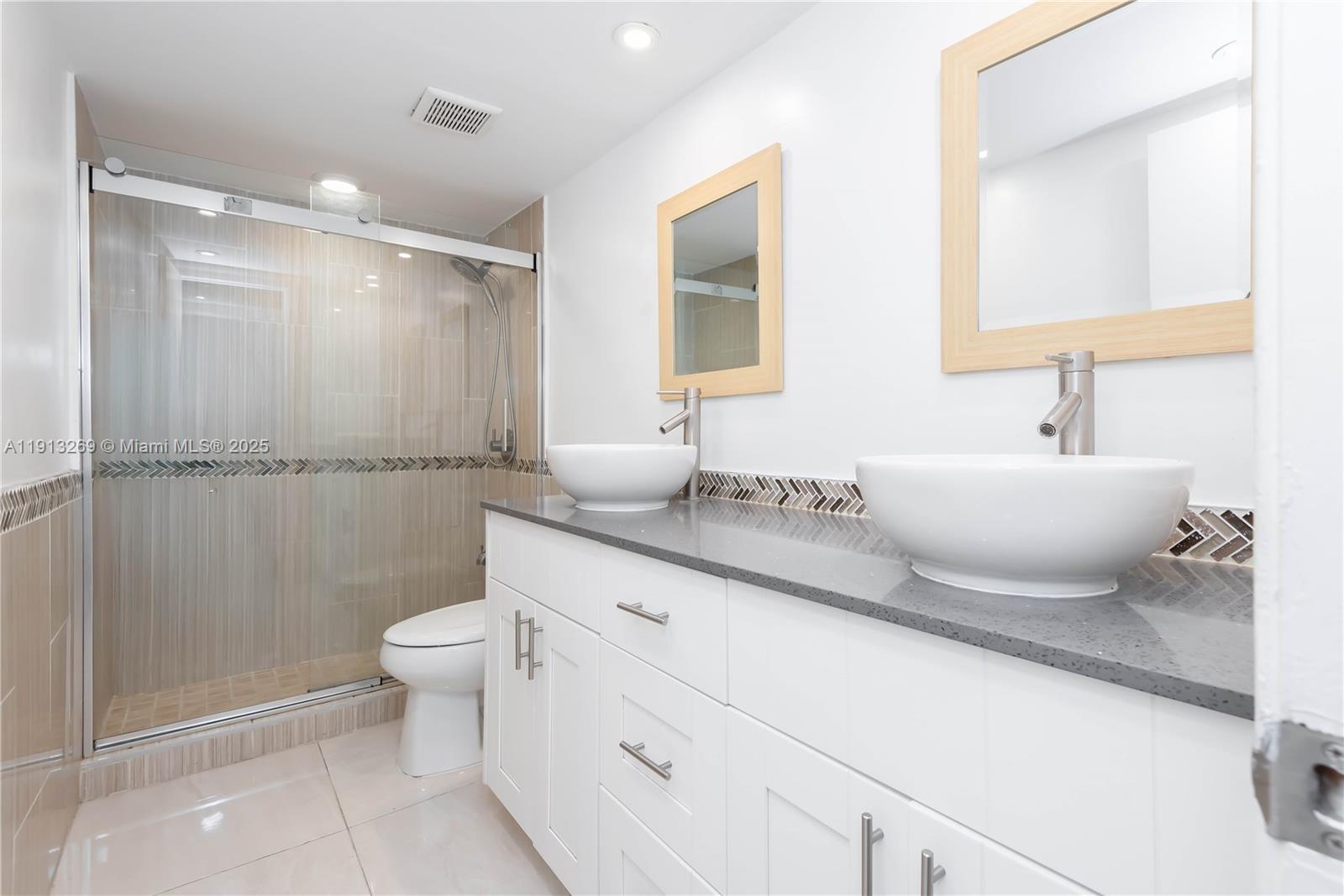 LE JEUNE HOUSE CONDO - Residential