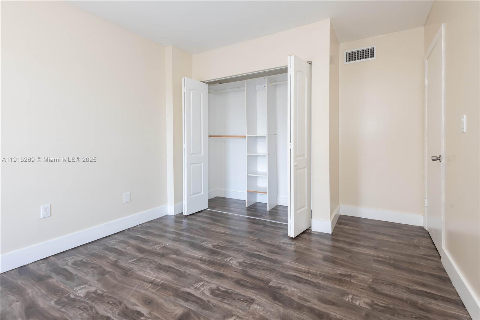 LE JEUNE HOUSE CONDO - Residential