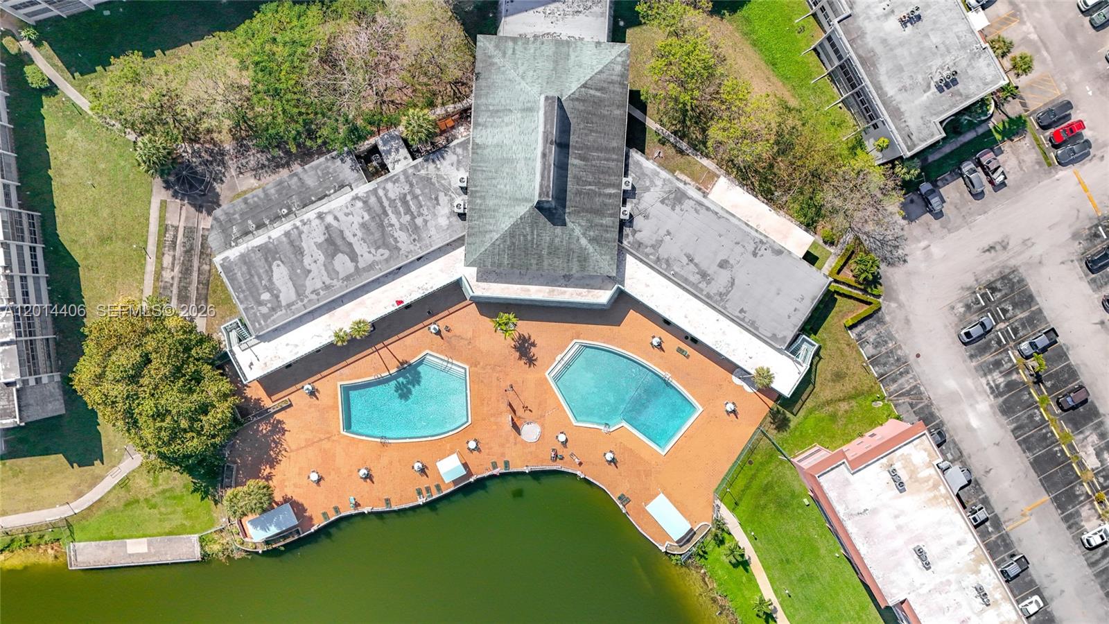 FIFITH MOORINGS CONDO - Residential