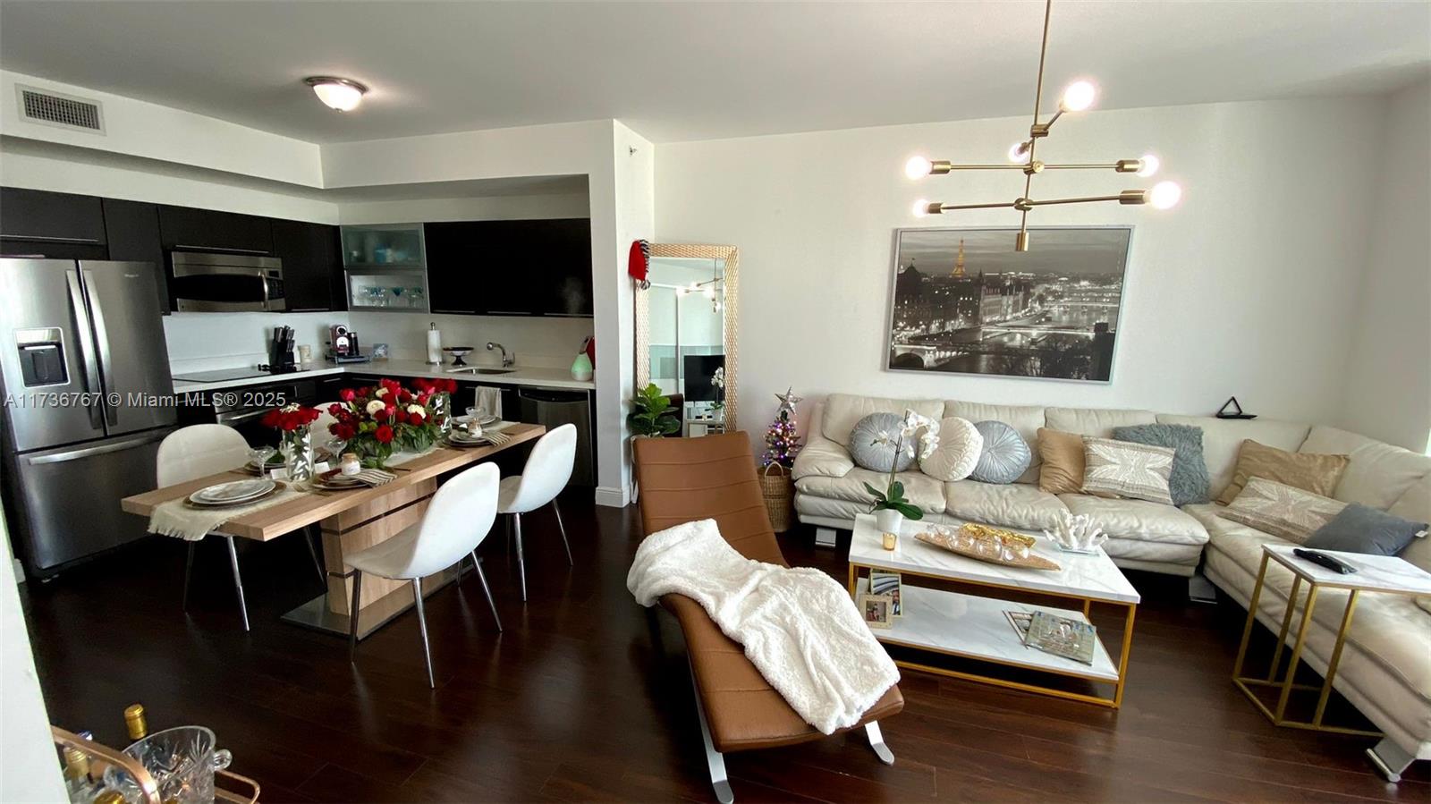 Welcome home to by far THE BEST value unit in the building. It is located in one of Miami's most dynamic neighborhoods, close to shopping and dining. The expansive living area and stylish bedroom create an ideal blend of comfort and sophistication. The building offers a wealth of on-site amenities, including a state-of-the-art fitness center, Wellness Center & Spa, and pool. Conveniently located within walking distance to Brickell City Centre, Whole Foods, and Mary Brickell Village. Enjoy resort-style living in this exclusive riverfront community.