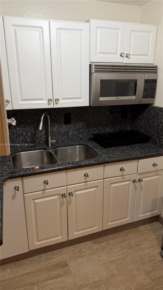 SAWGRASS VILLAGE - Residential Lease