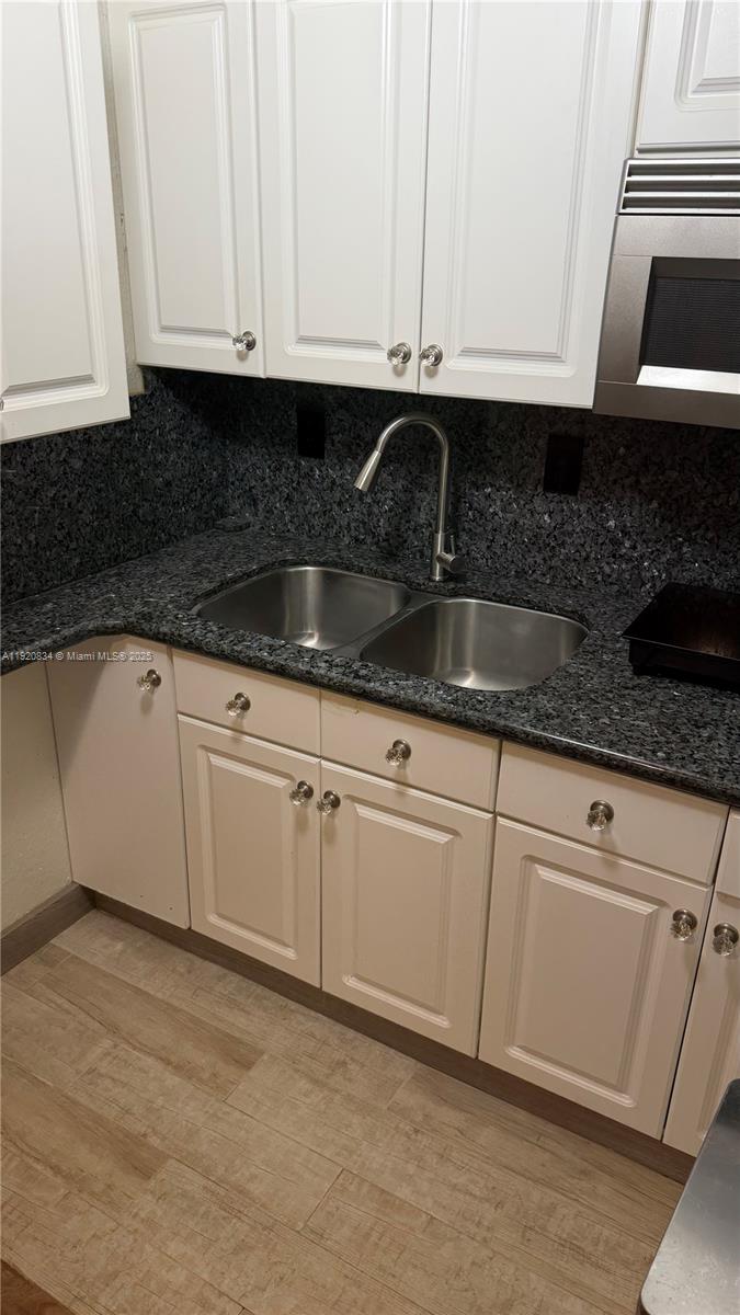 SAWGRASS VILLAGE - Residential Lease