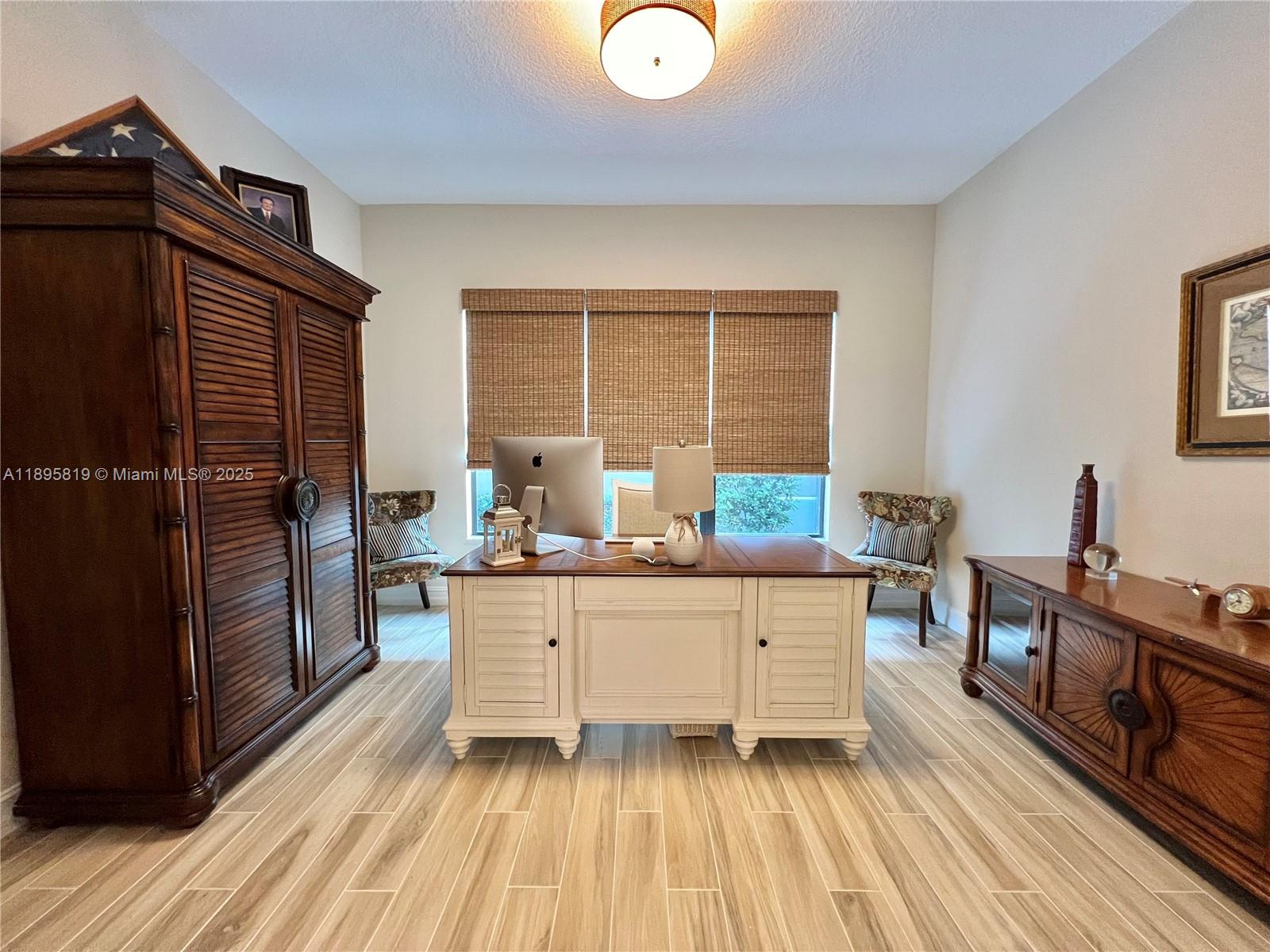 PARKLAND ROYALE - Residential