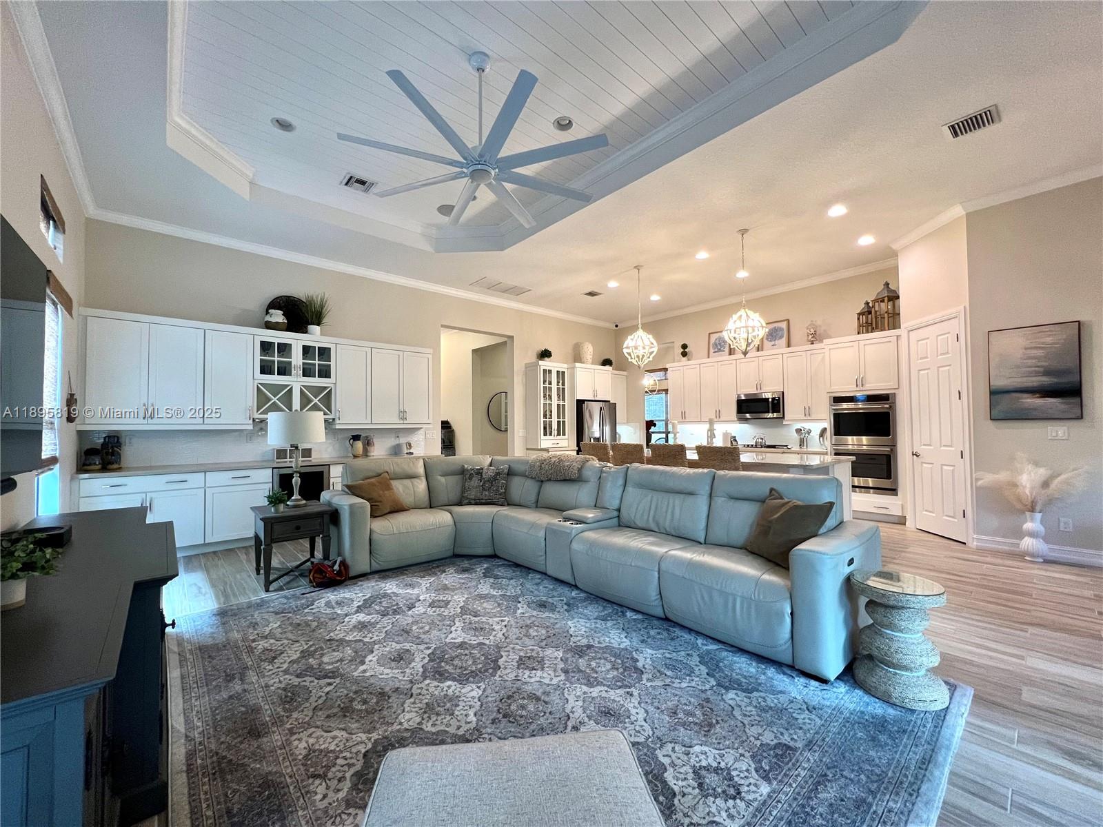 PARKLAND ROYALE - Residential