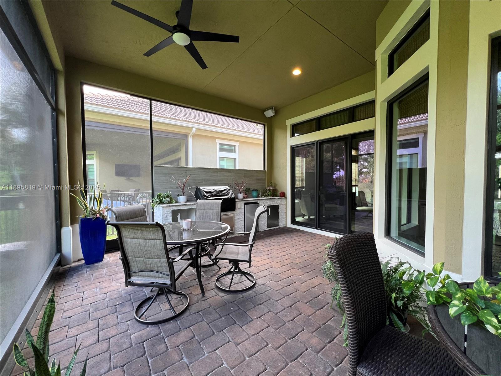 PARKLAND ROYALE - Residential