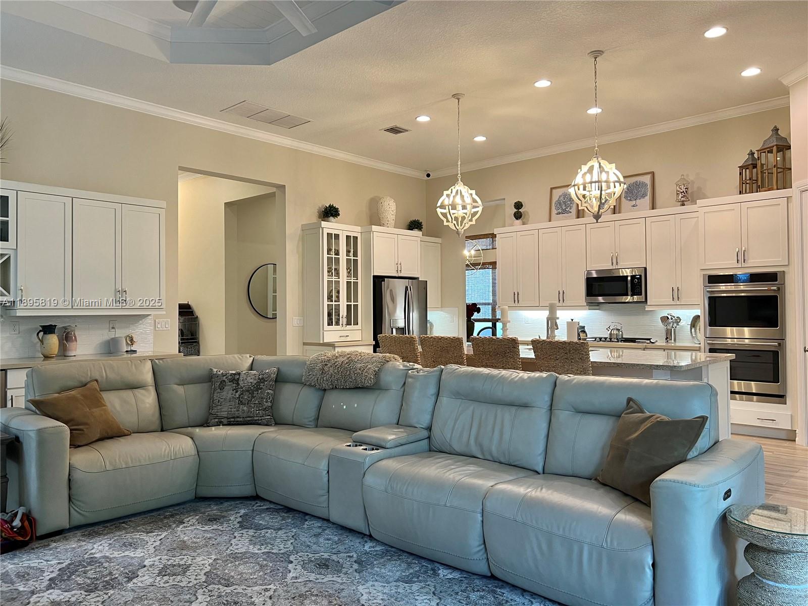 PARKLAND ROYALE - Residential