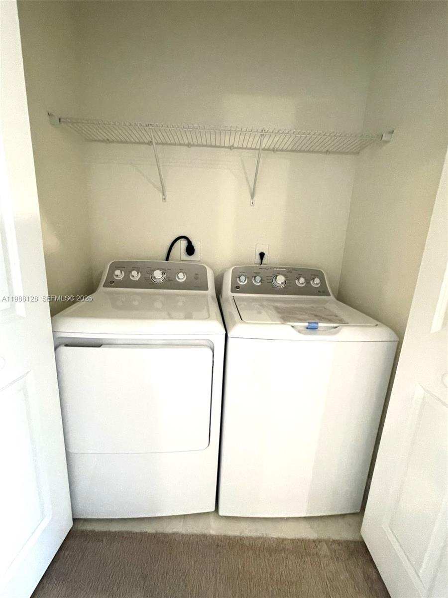 DOWNTOWN DORAL SOUTH PHAS - Residential Lease