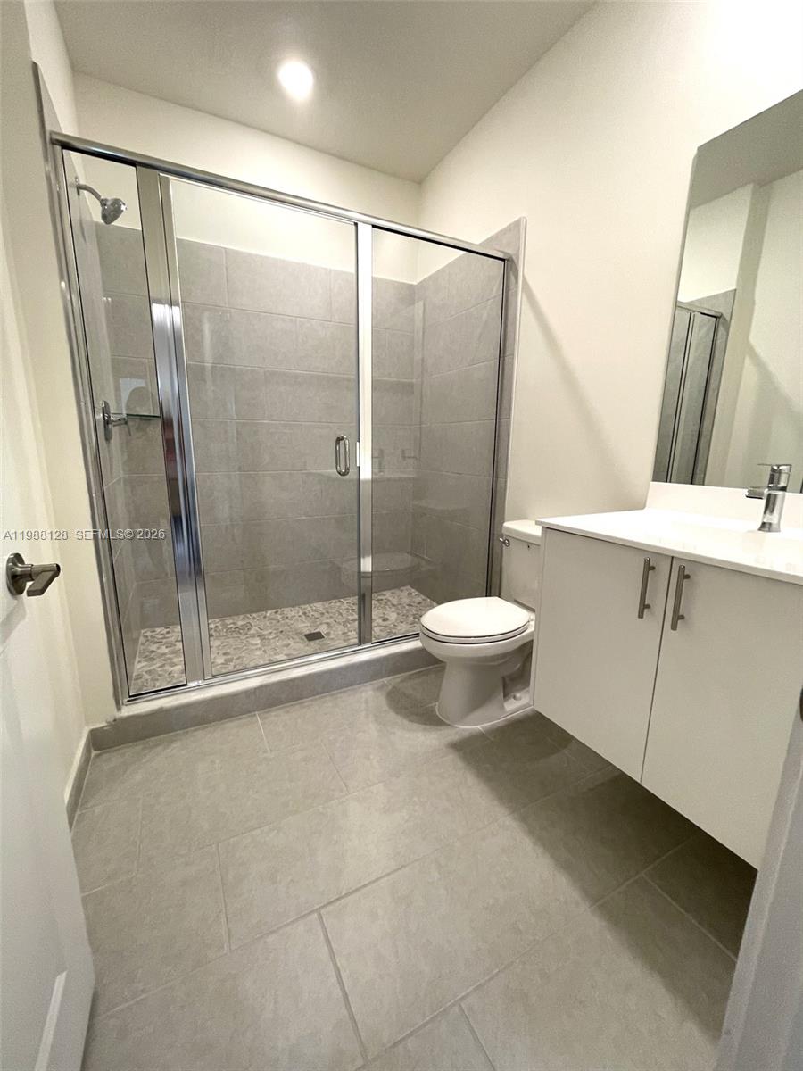 DOWNTOWN DORAL SOUTH PHAS - Residential Lease