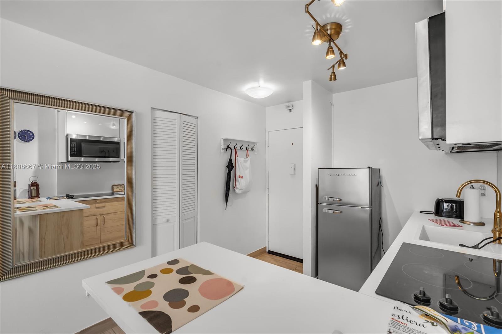 710 Washington Ave 323