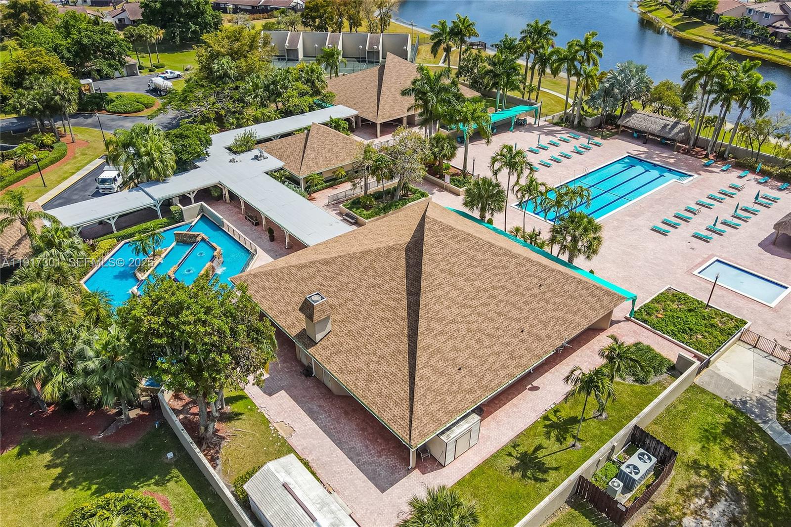 LAKES OF THE MEADOW SEC 3 - Residential