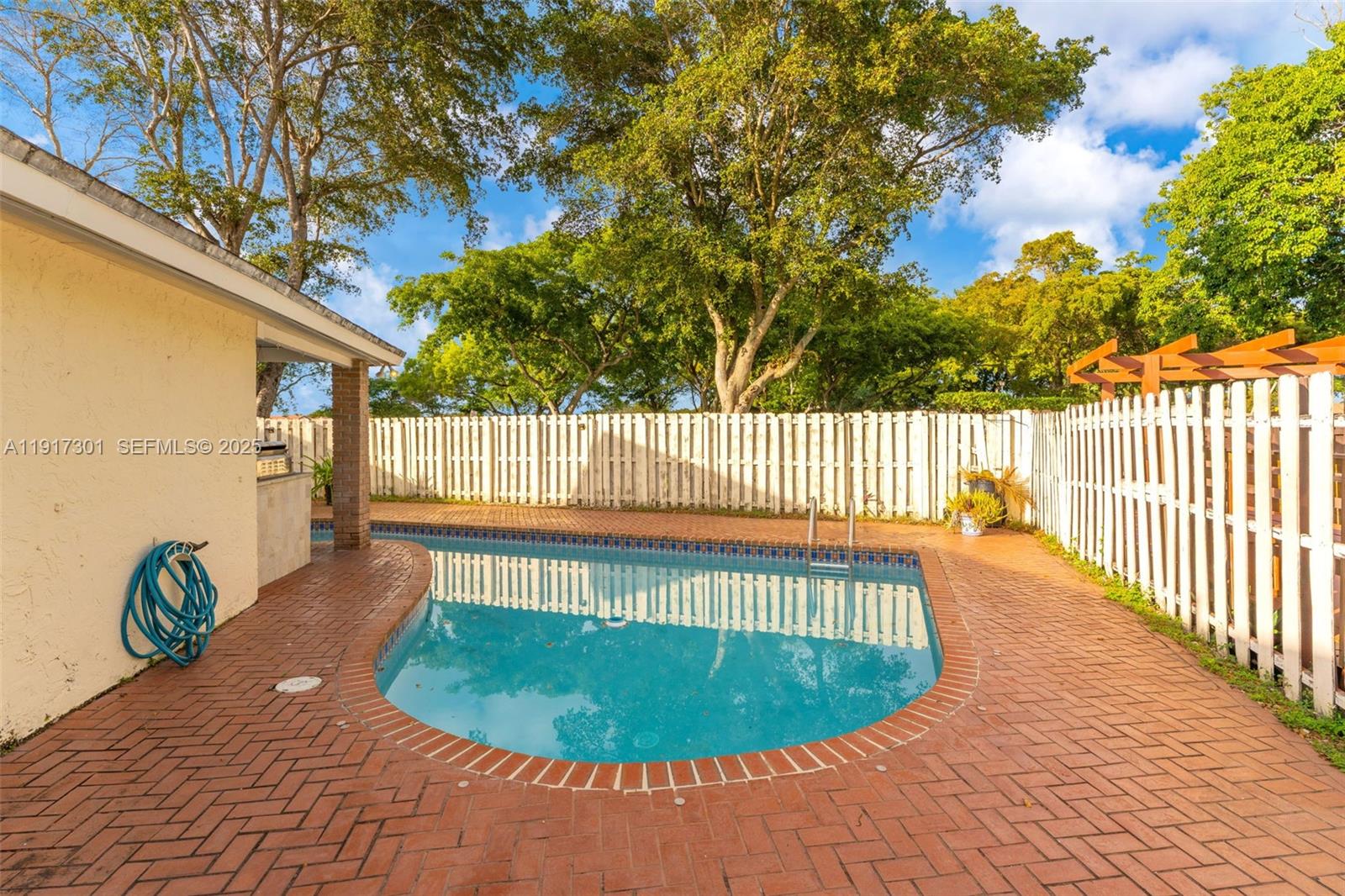 LAKES OF THE MEADOW SEC 3 - Residential