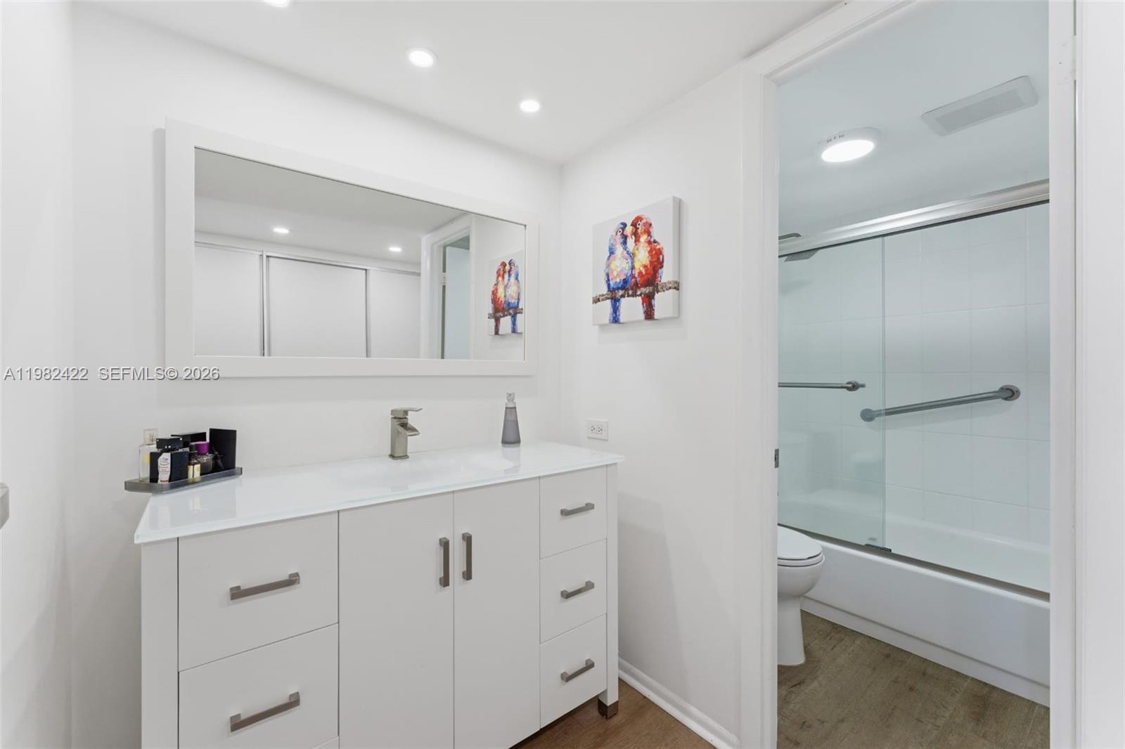 KEY BISC AMBASSADOR CONDO - Residential