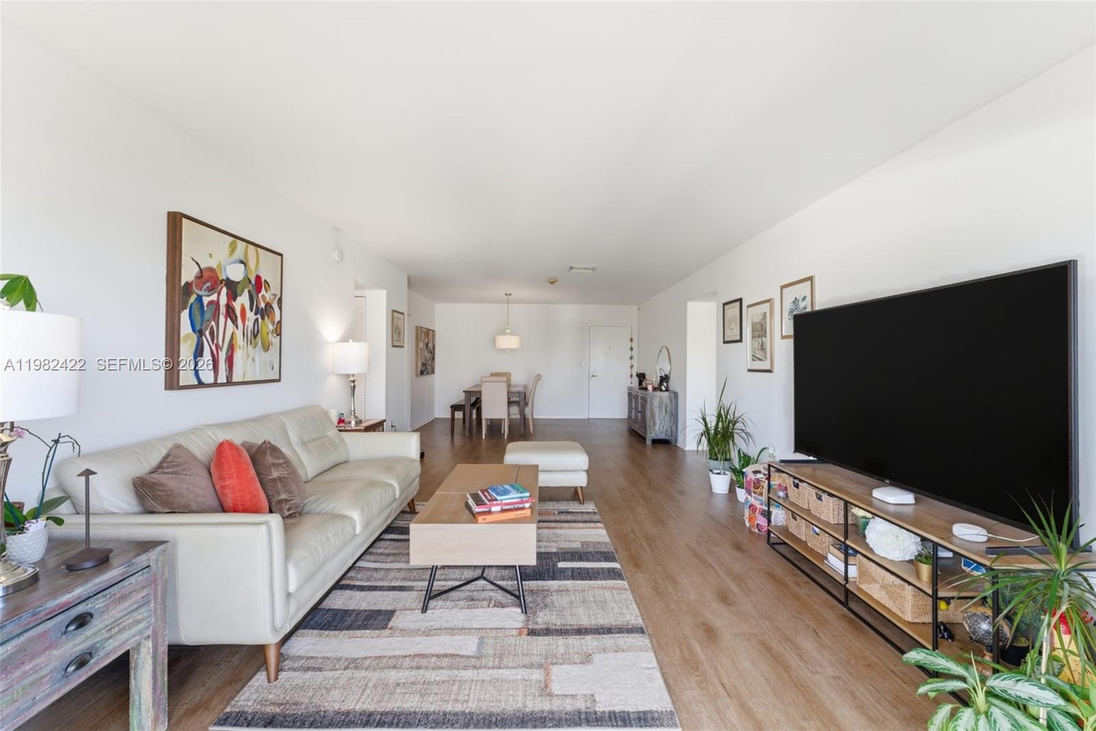 KEY BISC AMBASSADOR CONDO - Residential