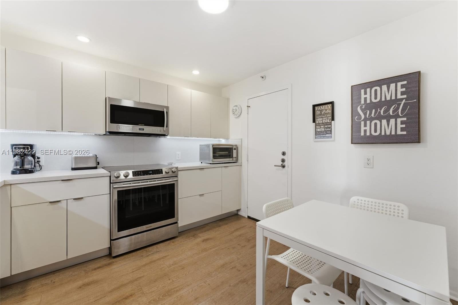 KEY BISC AMBASSADOR CONDO - Residential