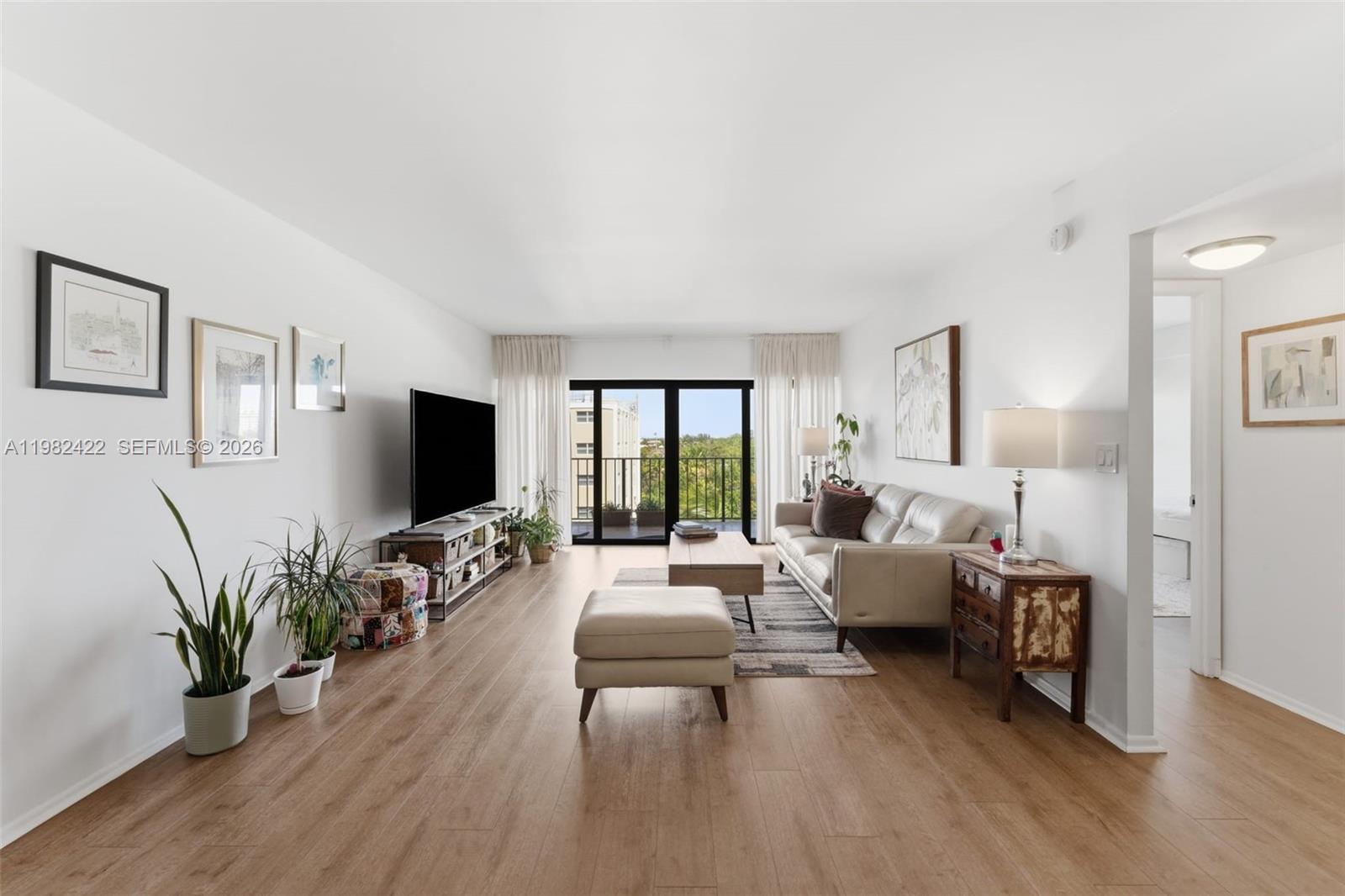 KEY BISC AMBASSADOR CONDO - Residential