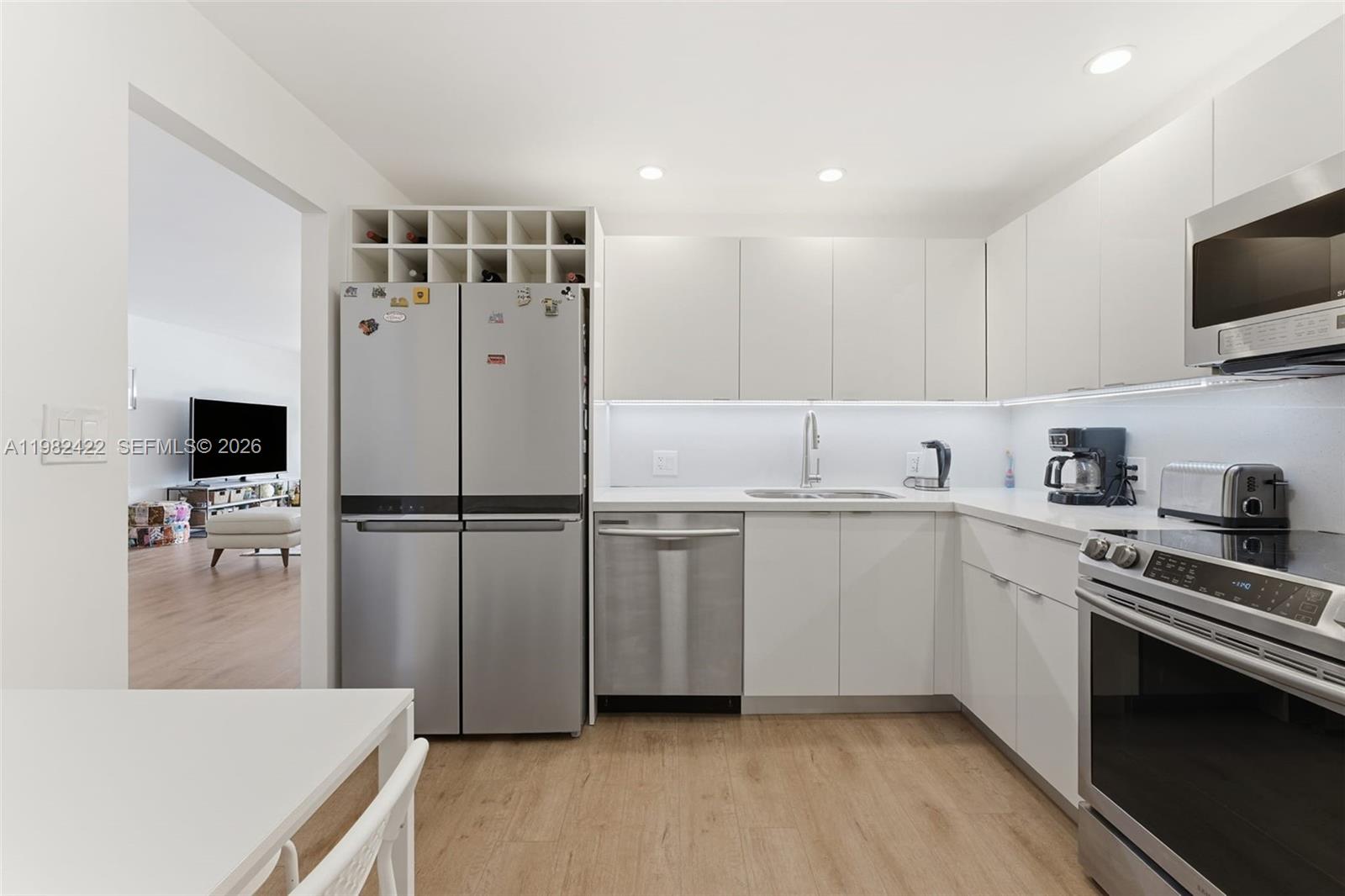 KEY BISC AMBASSADOR CONDO - Residential