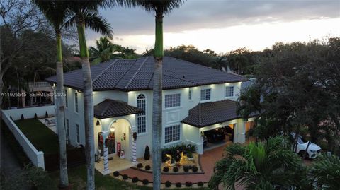 8204 NW 165 st th Miami Lakes FL 33016