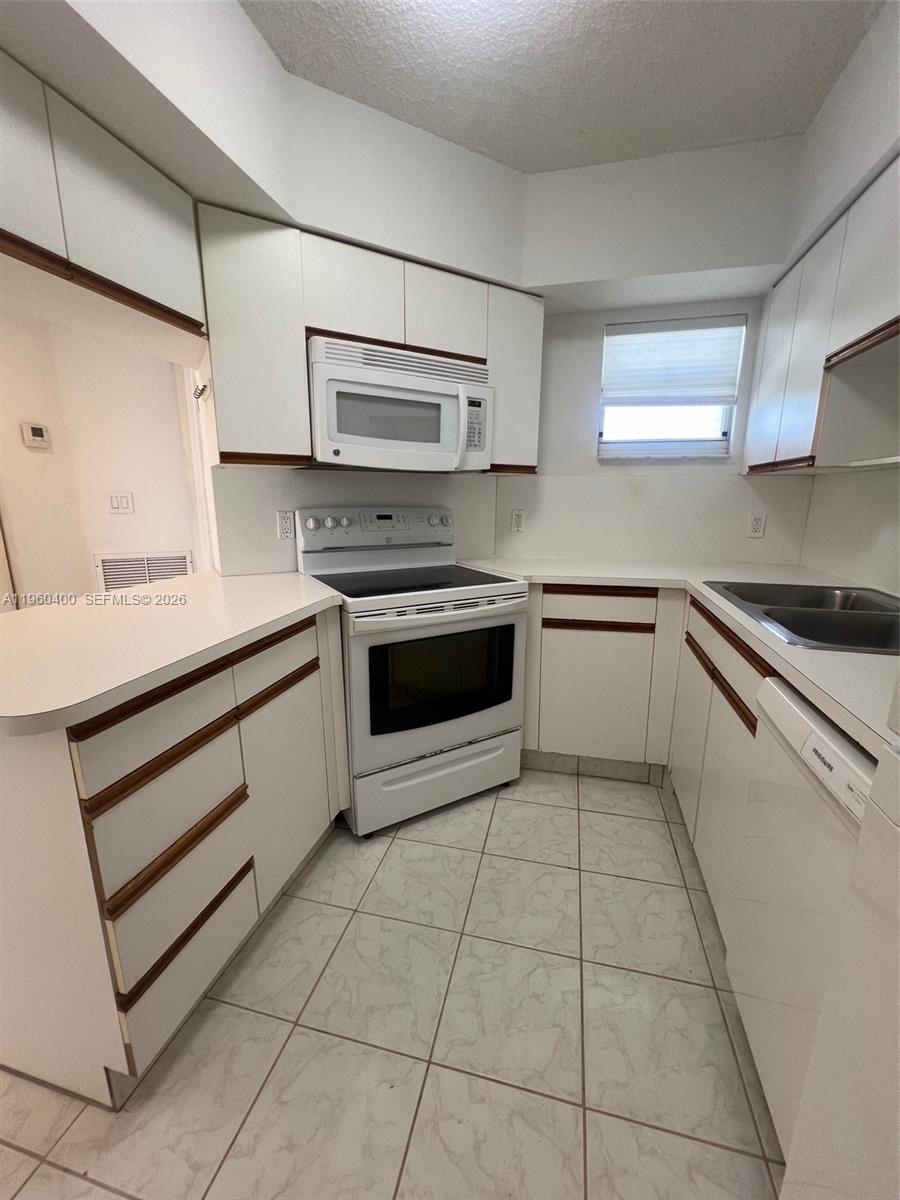 OCEAN 91 CONDO - Residential