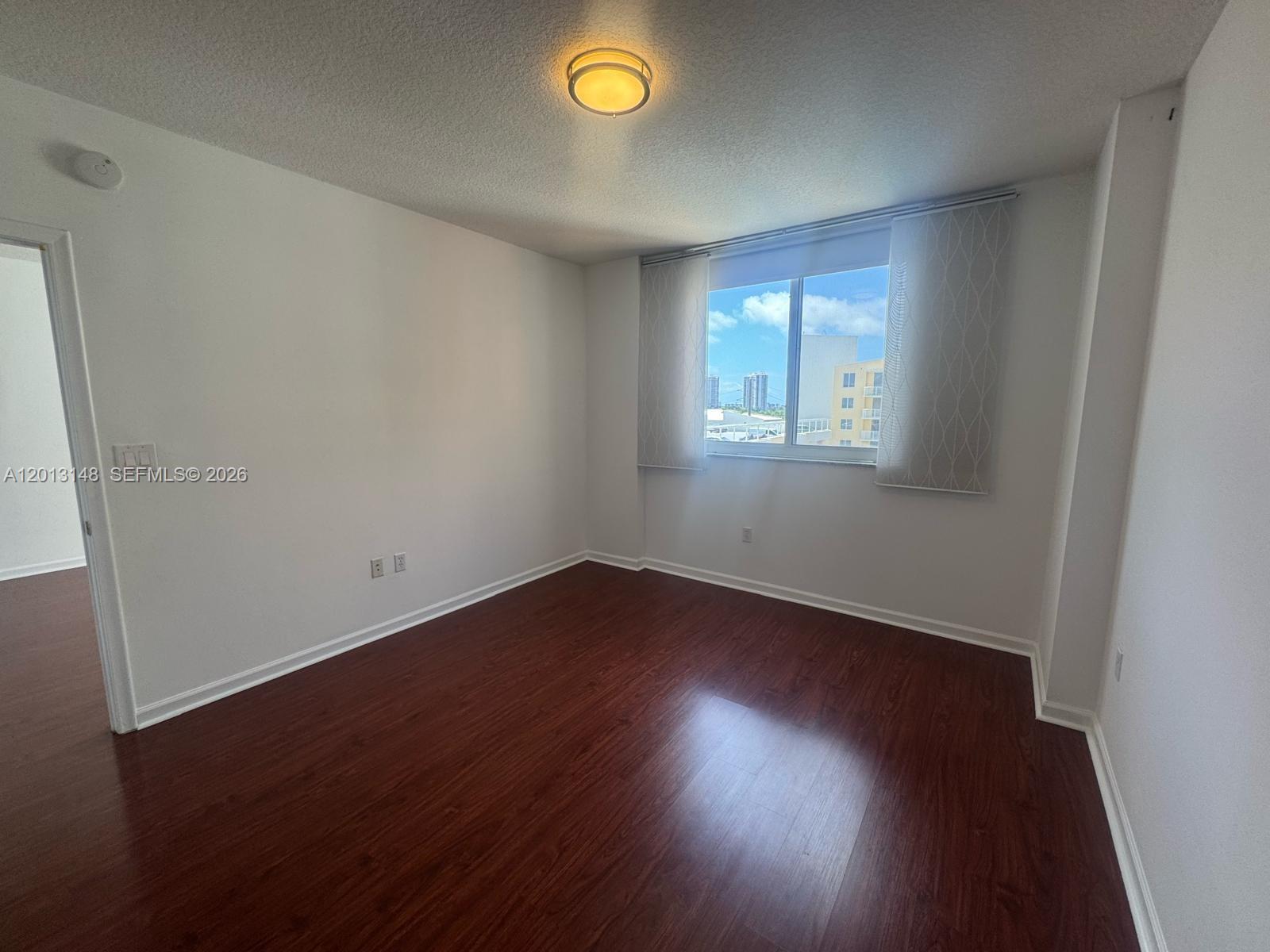 VENTURE AT AVENTURA WEST - Residential Lease