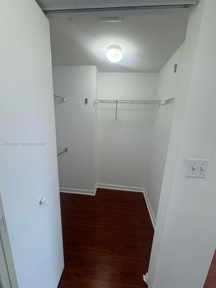 VENTURE AT AVENTURA WEST - Residential Lease