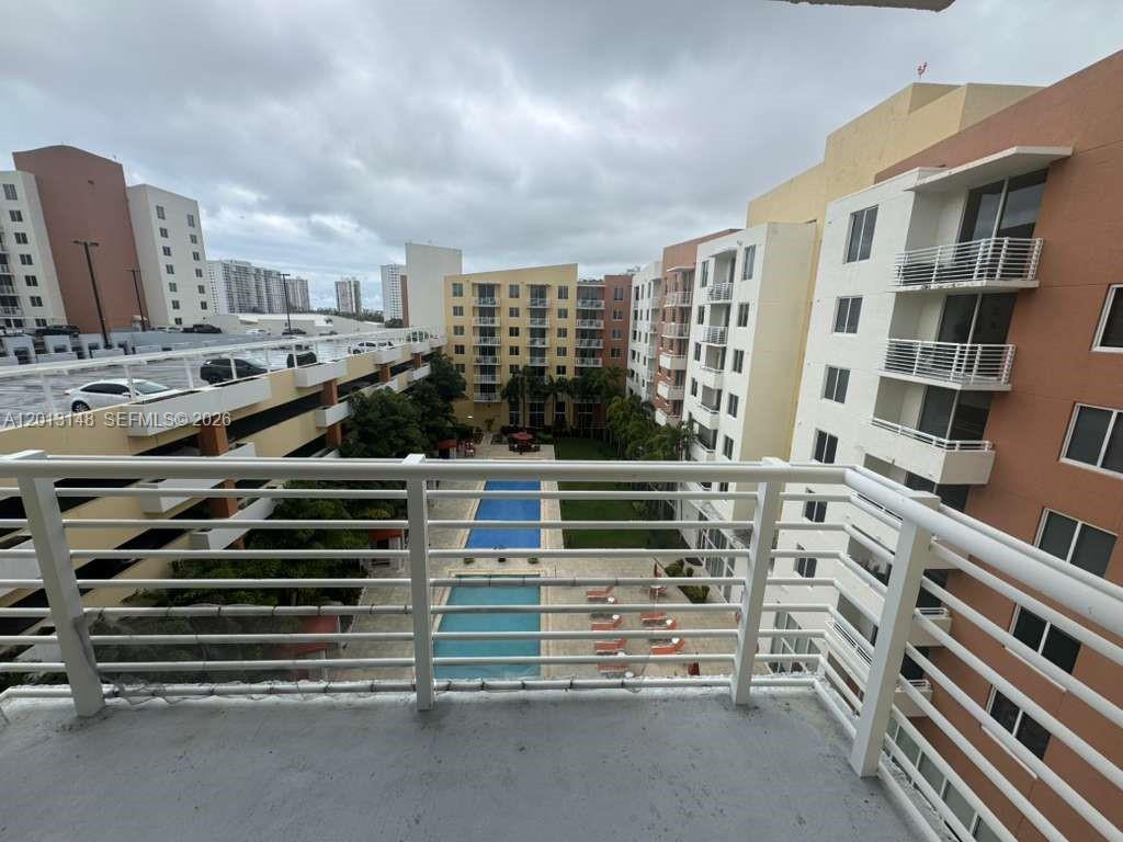 VENTURE AT AVENTURA WEST - Residential Lease