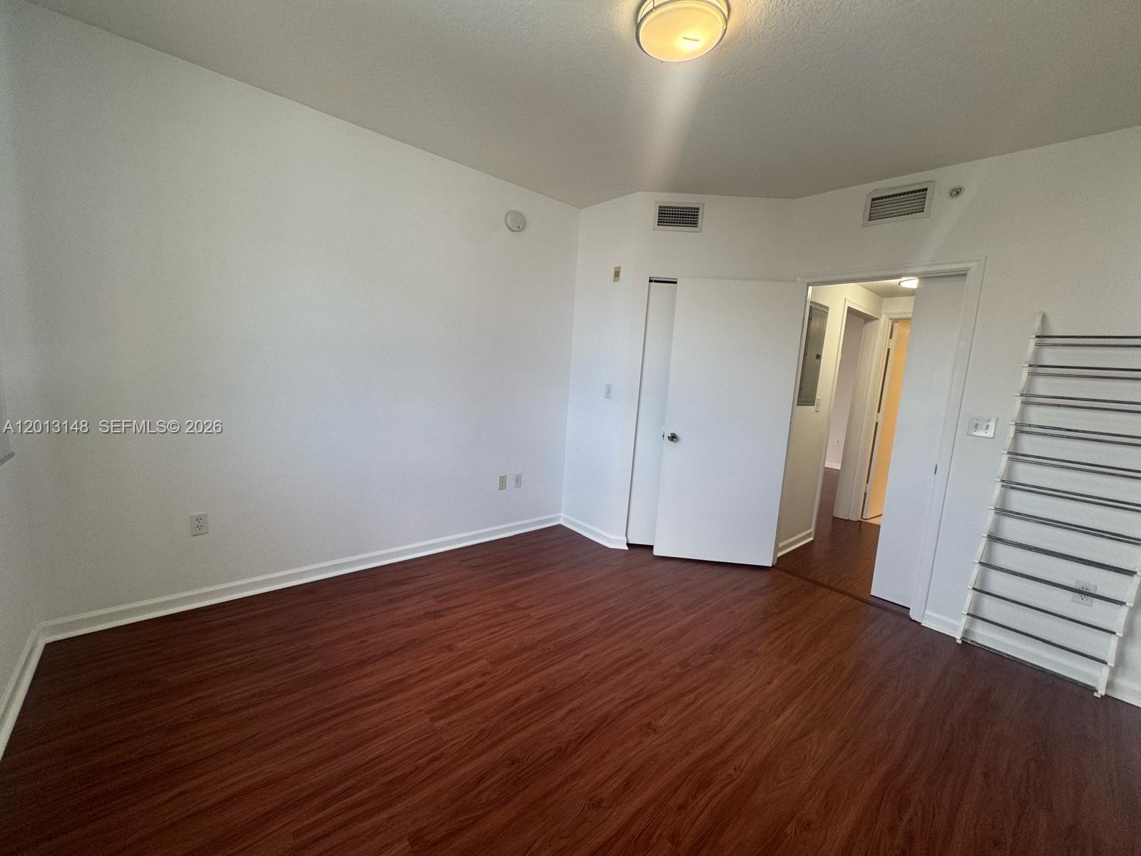 VENTURE AT AVENTURA WEST - Residential Lease