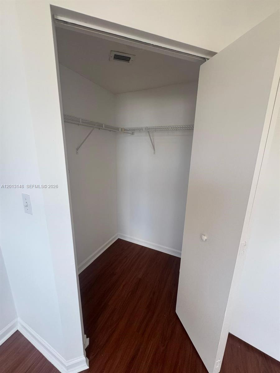 VENTURE AT AVENTURA WEST - Residential Lease