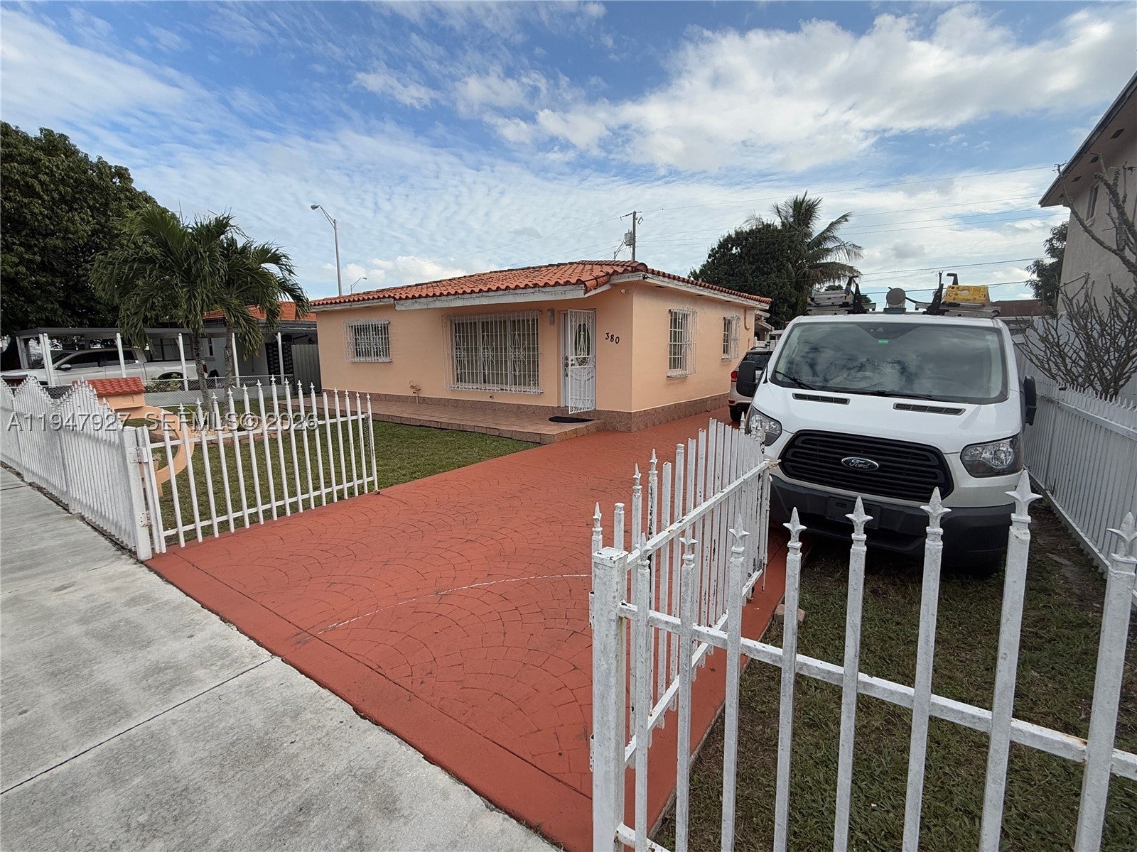 380 W 41st St