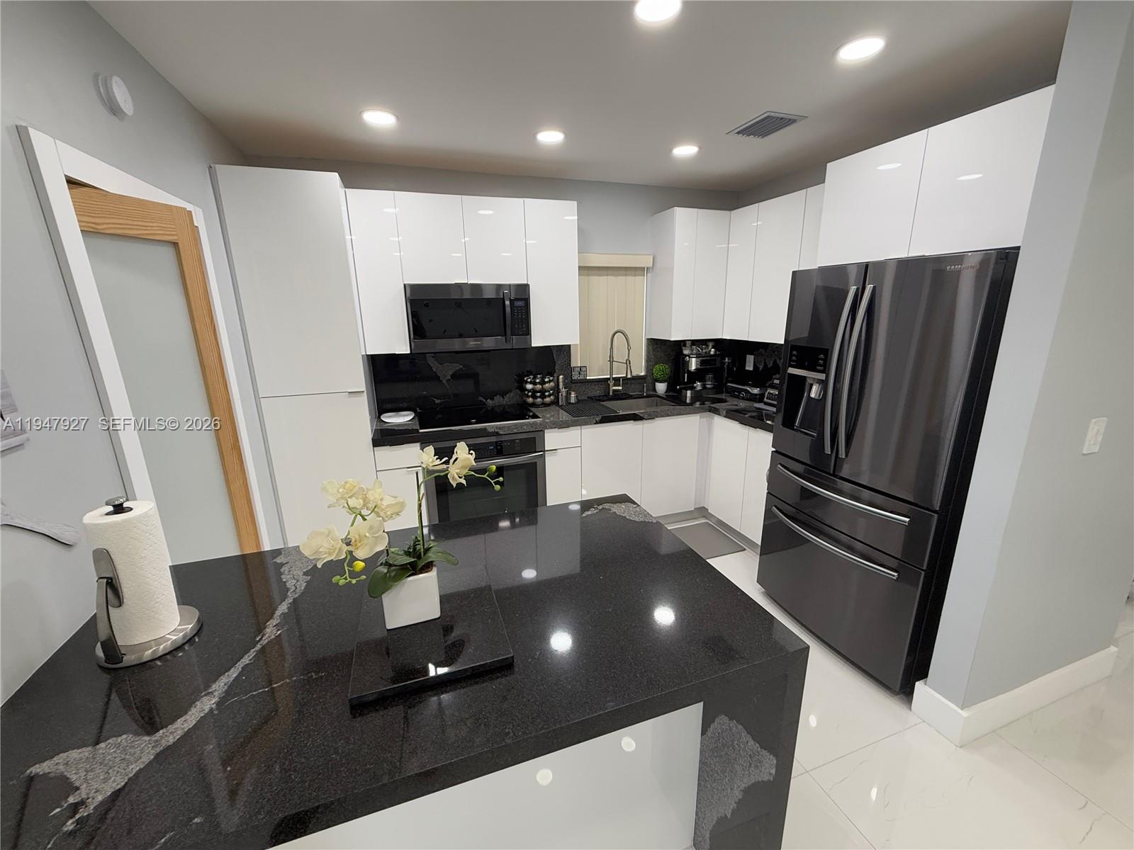 IDEAL HOMES SUB NO 3 - Residential