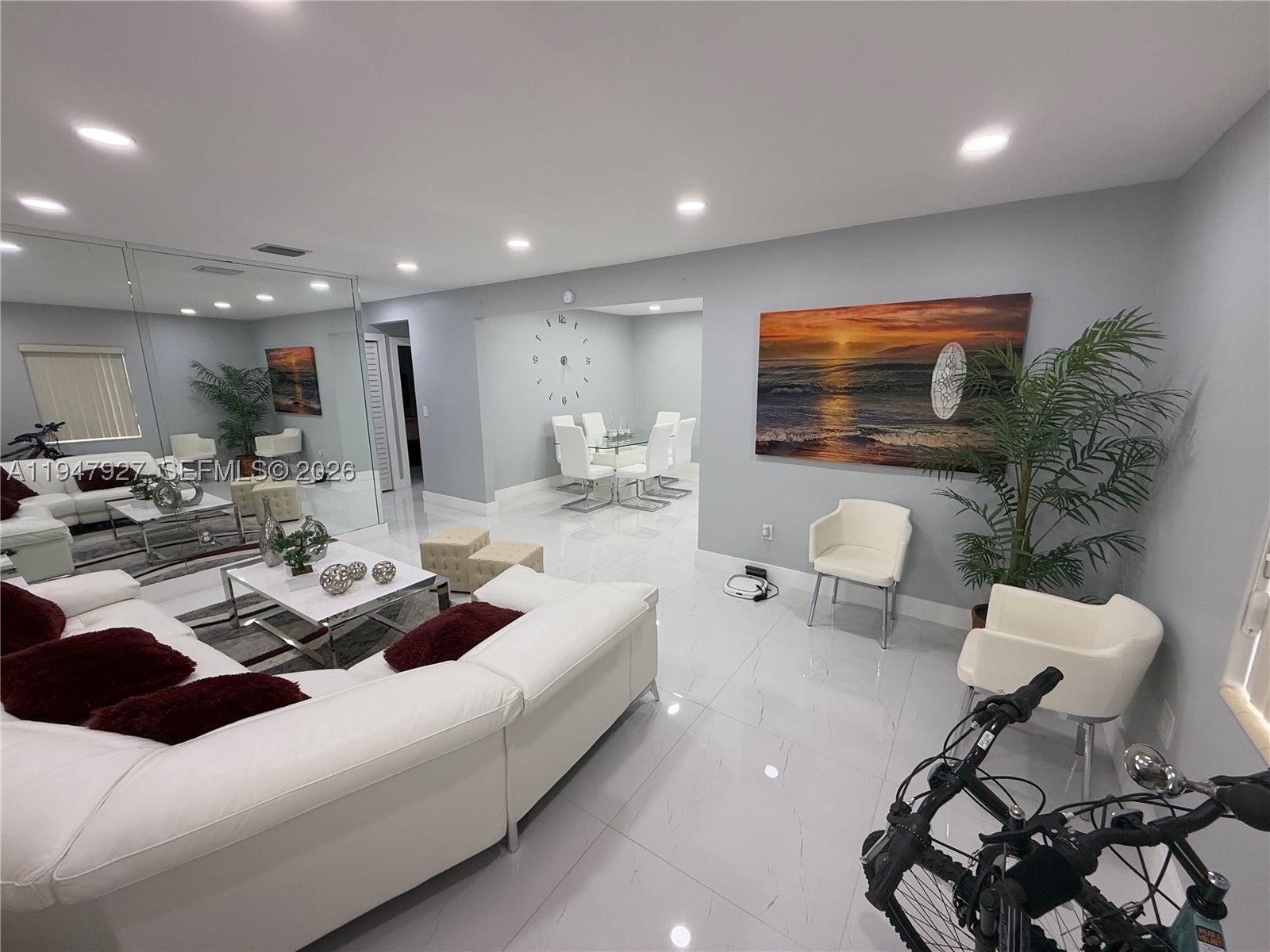 380 W 41st St