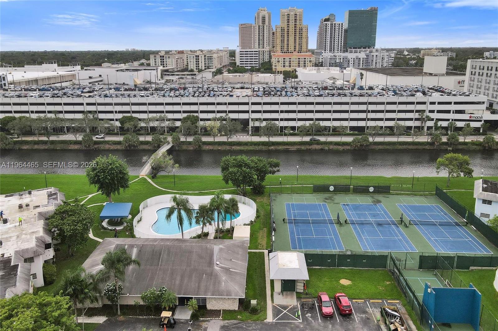VILLAGE AT DADELAND CONDO - Residential