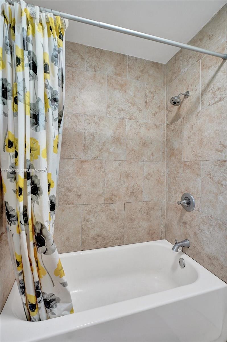 VILLAGE AT DADELAND CONDO - Residential