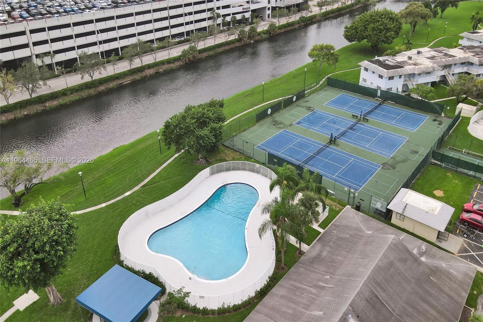 VILLAGE AT DADELAND CONDO - Residential