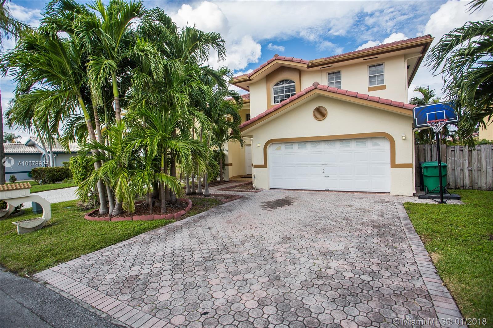 IVIS AT LOYOLA - Residential