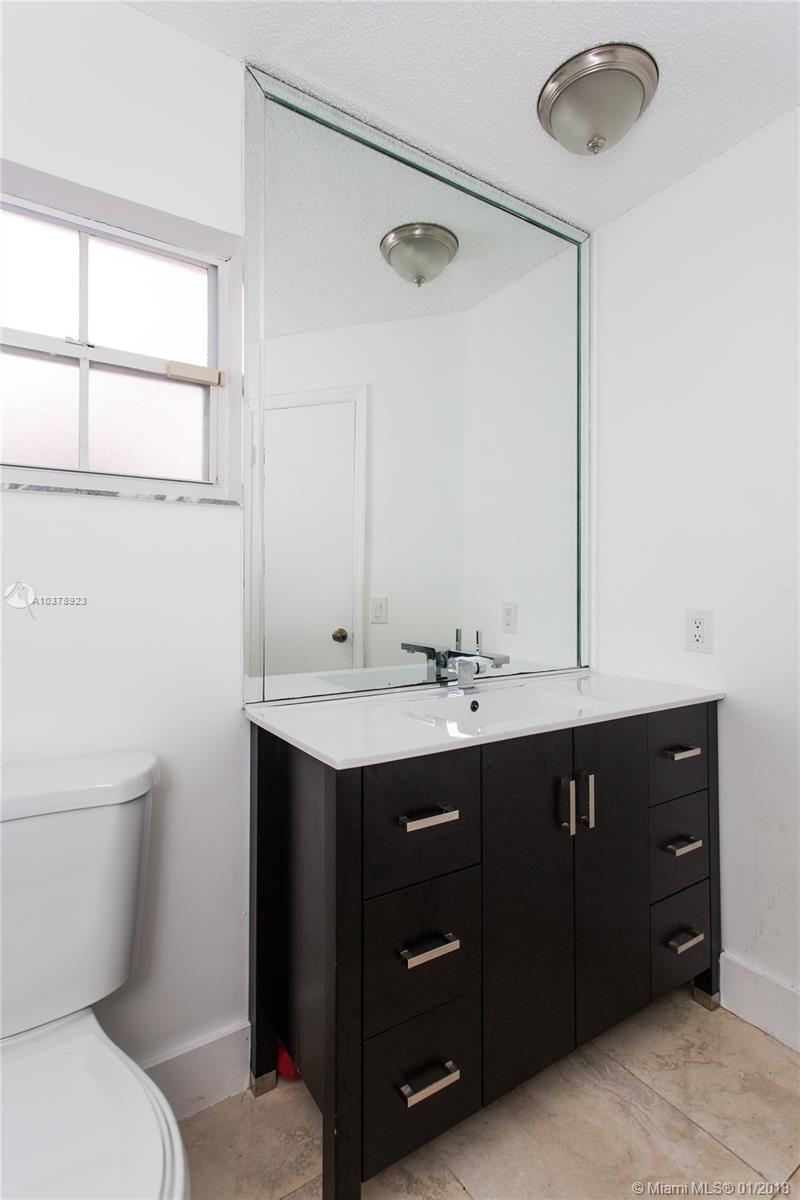 IVIS AT LOYOLA - Residential